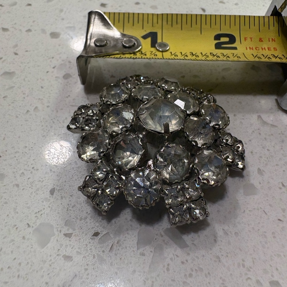 Vintage Elegant Silver Crystal Brooch - Picture 8 of 8